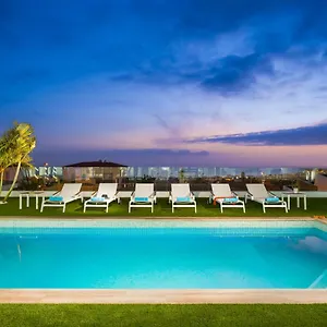 https://villa-valentina-ocean-view-heated-pool.adeje-hotels.com